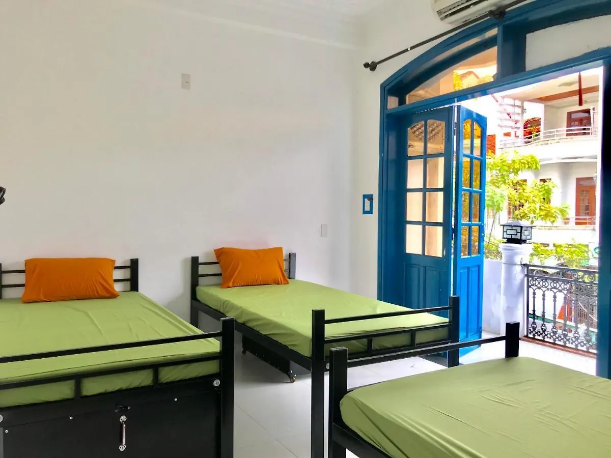 The Destination Hostel Χόι Αν 0*,
